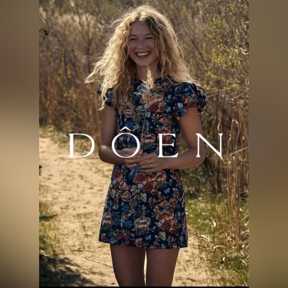 Doen lyric dress